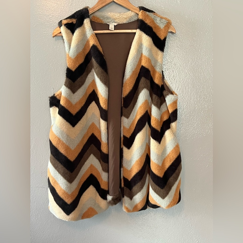 Est 1946 Chevron Fur Vest, size large